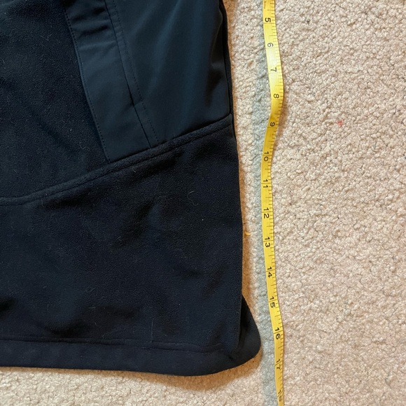 ✨Mountain Hardwear Black Performance Fleece✨ - Picture 5 of 8